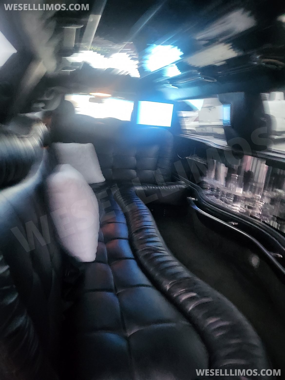 Photo of Limousine for sale: 2005 Lincoln TOWN CAR 32" by Tiffany