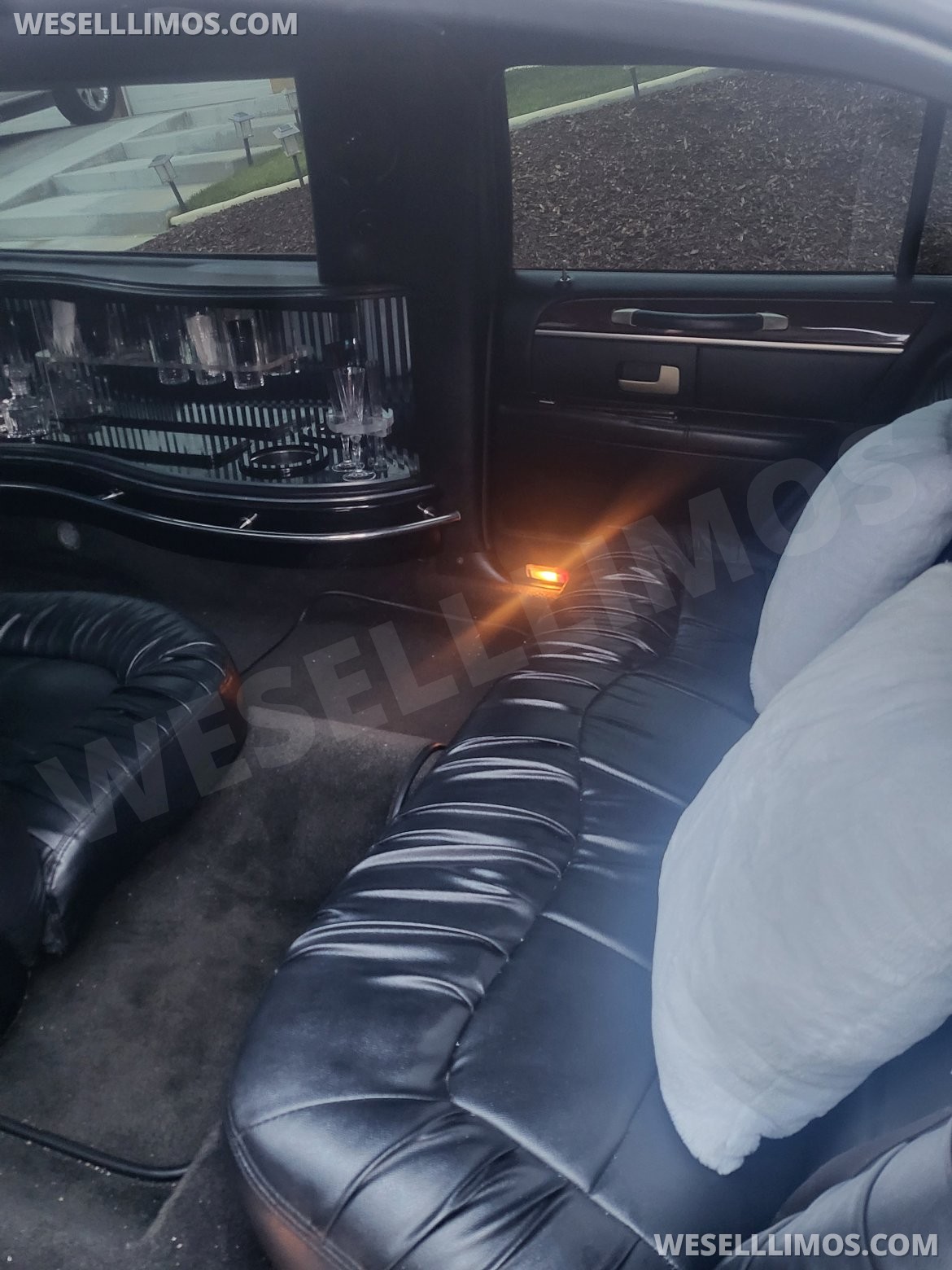 Photo of Limousine for sale: 2005 Lincoln TOWN CAR 32" by Tiffany