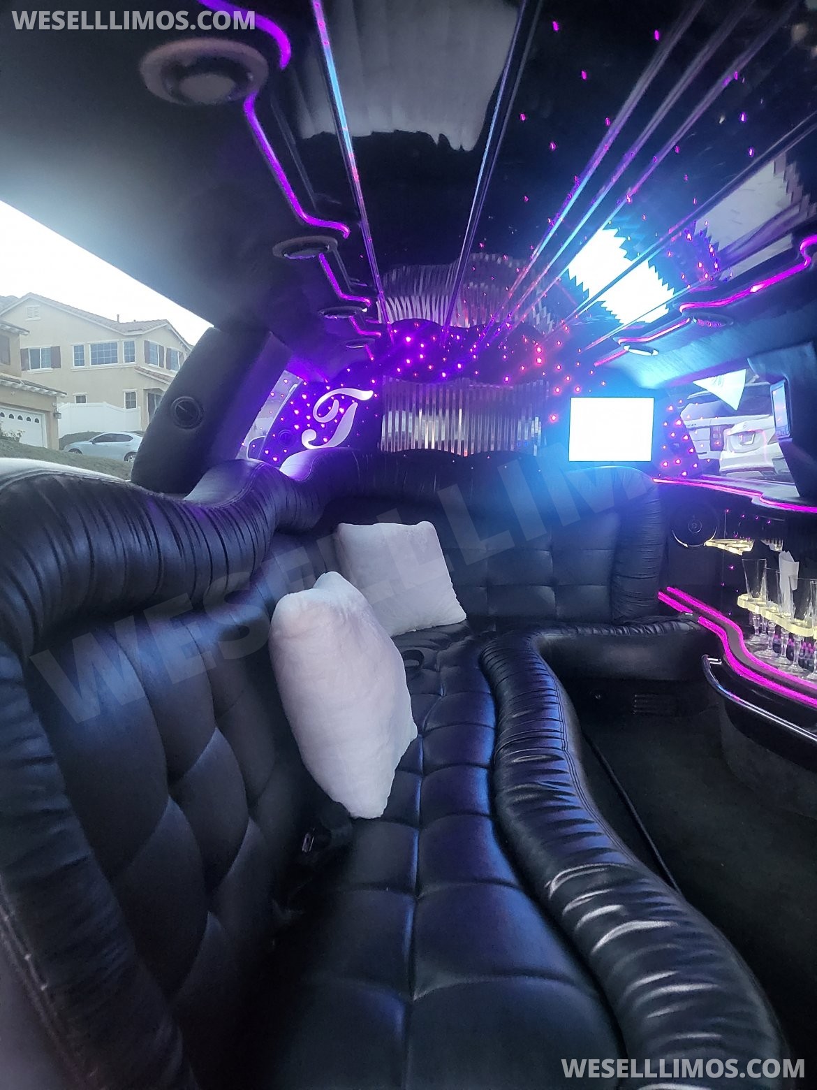 Photo of Limousine for sale: 2005 Lincoln TOWN CAR 32" by Tiffany