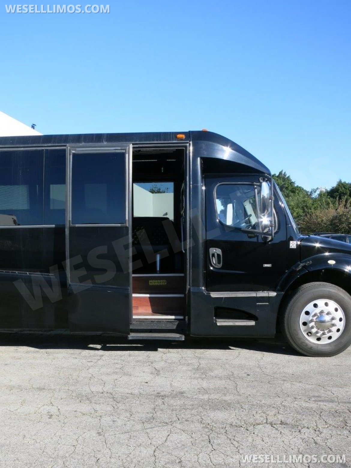 Photo of Limo Bus for sale: 2014 Freightliner M2 GM40 Limousine Bus 40" by Grech Motors