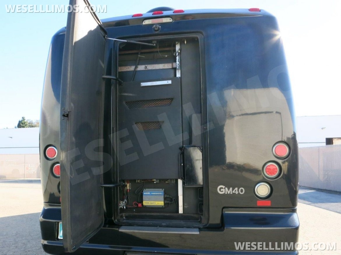 Photo of Limo Bus for sale: 2014 Freightliner M2 GM40 Limousine Bus 40" by Grech Motors