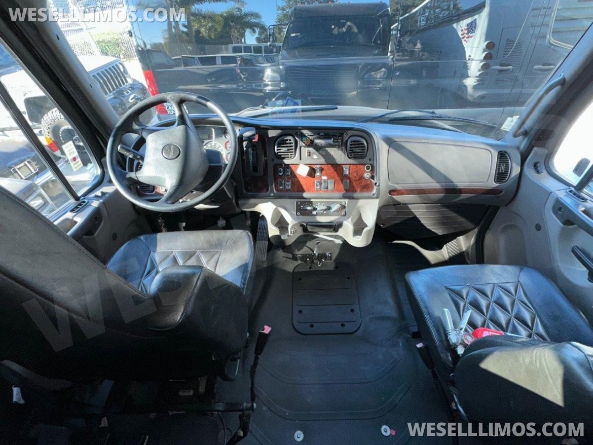 Photo of Limo Bus for sale: 2014 Freightliner M2 GM40 Limousine Bus 40" by Grech Motors