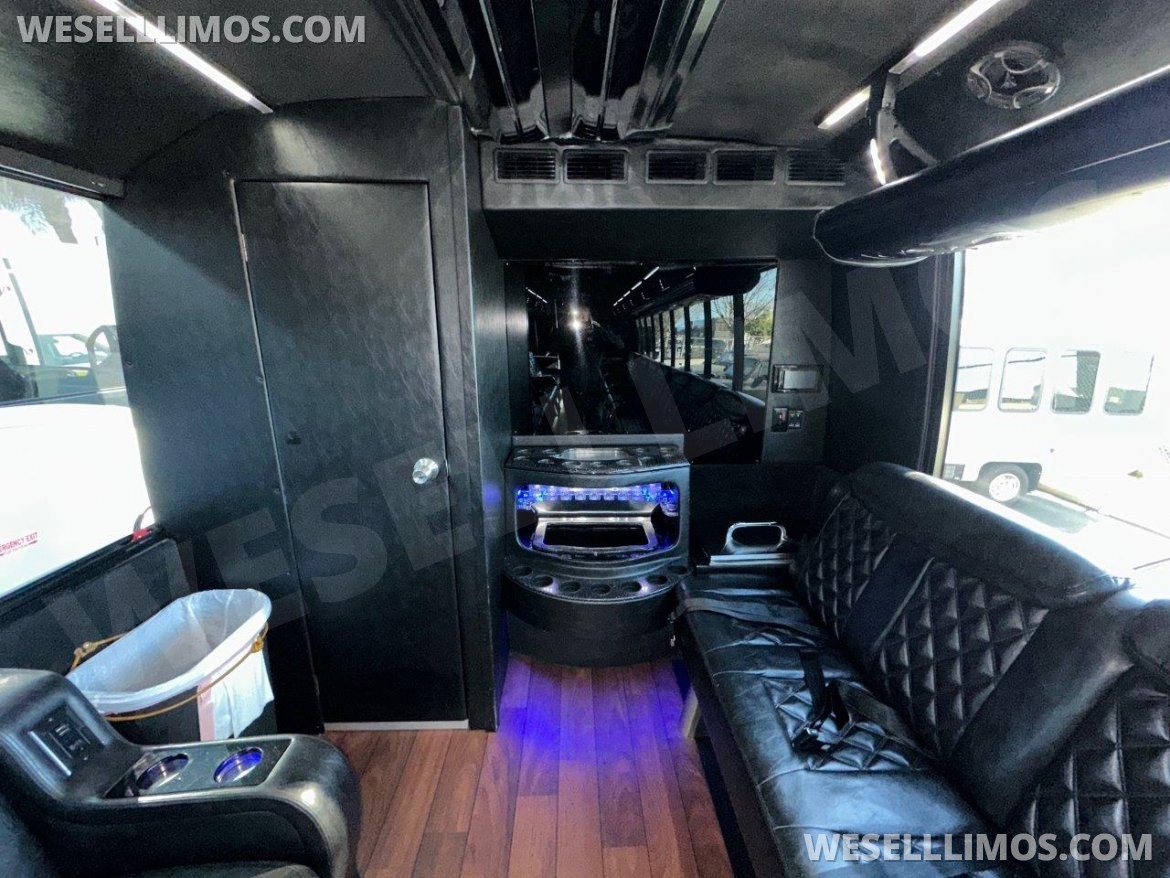Photo of Limo Bus for sale: 2014 Freightliner M2 GM40 Limousine Bus 40" by Grech Motors