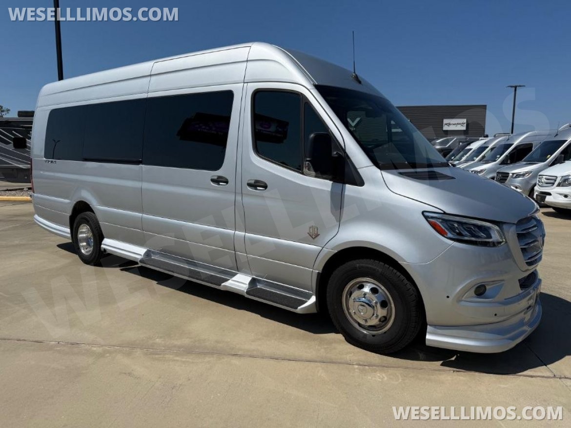 Motorcoach for sale: 2025 OGV Luxury Coach V-Cruise 10OB by OGV Luxury Coach