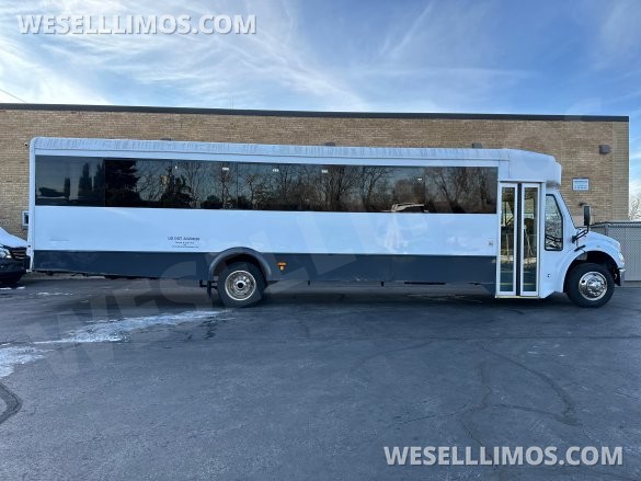 2017 Glaval Bus 2017 Executive Shuttle for Sale in addison, IL - Main Photo