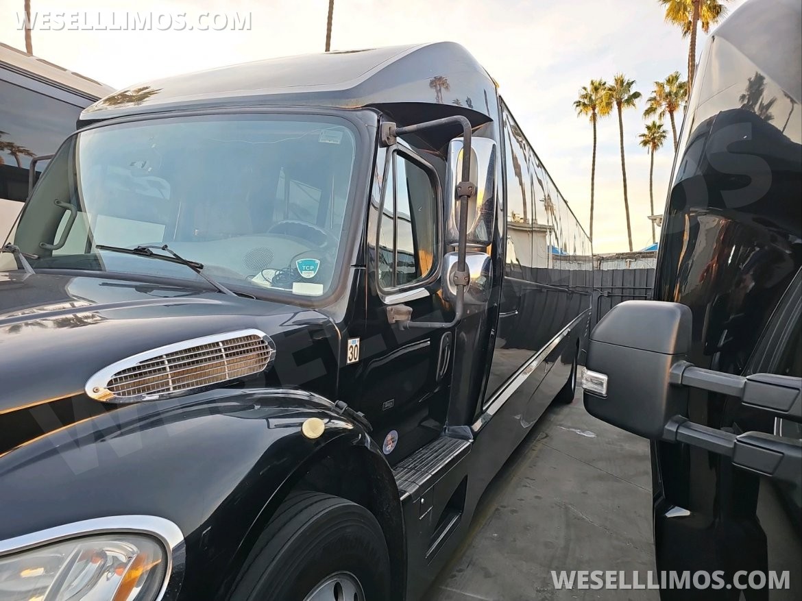 Photo of Executive Shuttle for sale: 2015 Freightliner GM40 by Grech