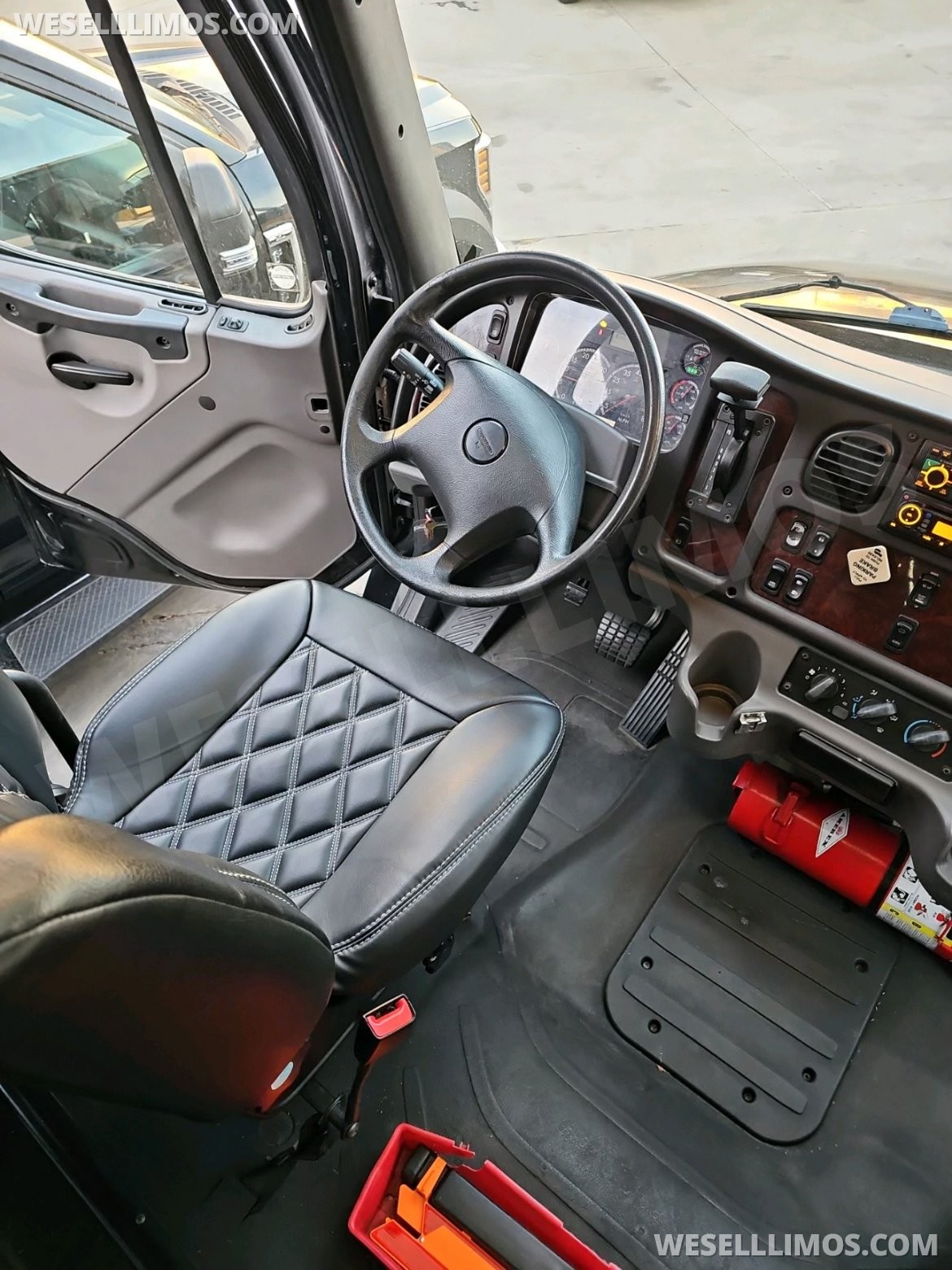 Photo of Executive Shuttle for sale: 2015 Freightliner GM40 by Grech