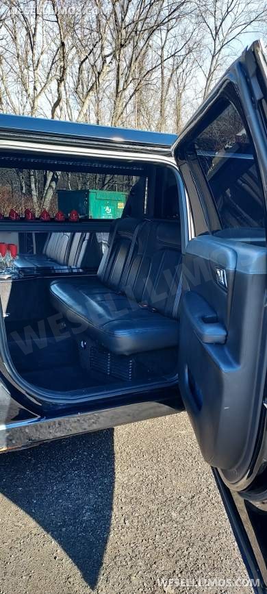 2017 Royale Lincoln MKT Limousine - Limousine for Sale in Waterbury, CT - Photo 9