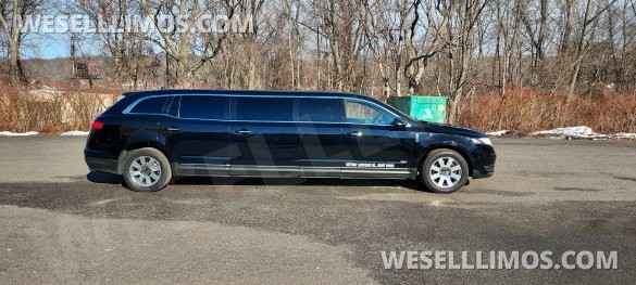 2017 Lincoln MKT Limousine for Sale in Waterbury, CT - Main Photo