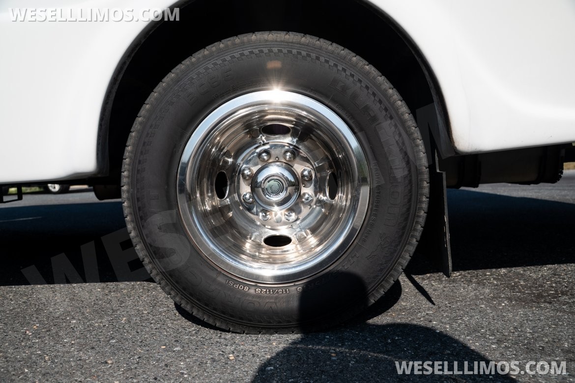 Photo of Shuttle Bus for sale: 2014 Ford E-450 by Champion