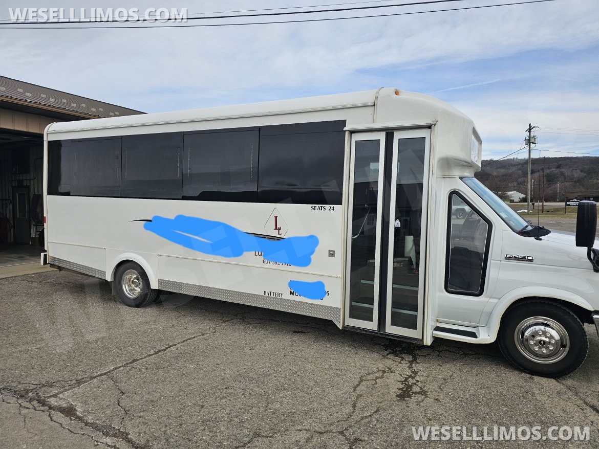 Limo Bus for sale: 2016 Ford E450 by LGE Coachbuilders