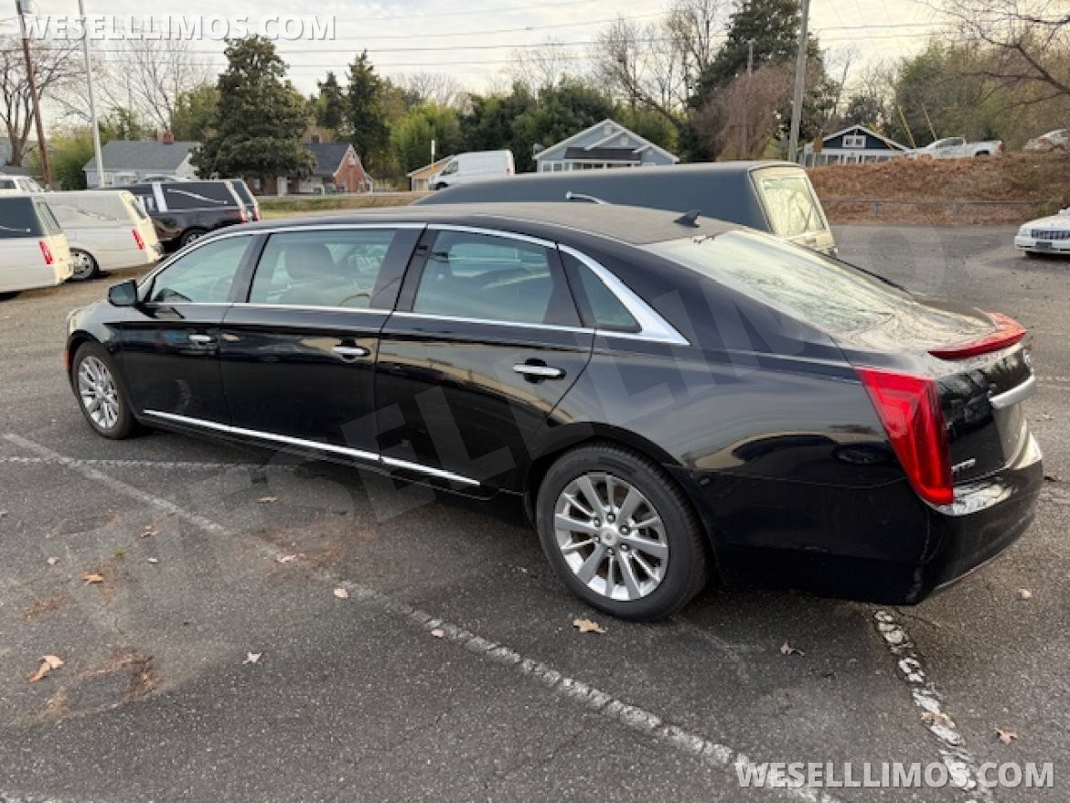 Limousine for sale: 2013 Cadillac XTS 6 Door Limousine by Coach Bulider