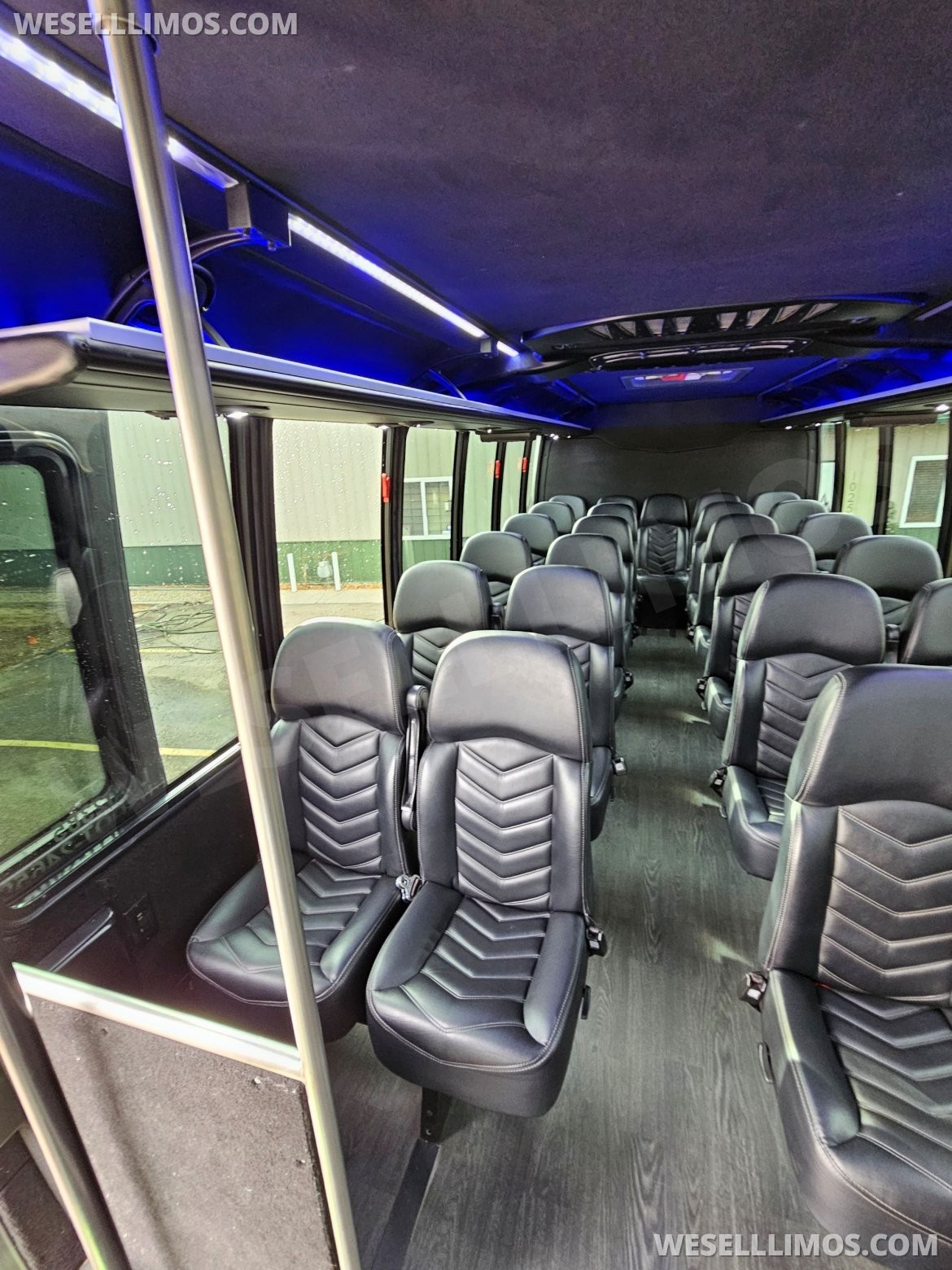 Photo of Shuttle Bus for sale: 2018 Ford F550 33" by Grech GM33