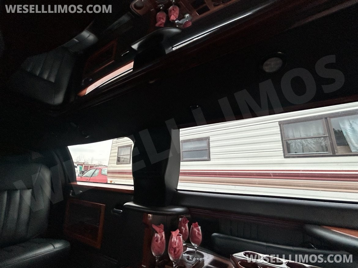 Photo of Limousine for sale: 2007 Lincoln Towncar by Da Bryan Coach