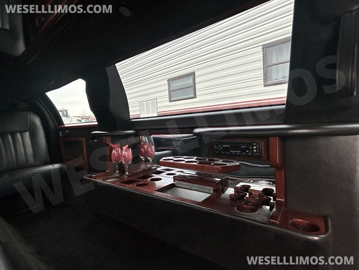 Photo of Limousine for sale: 2007 Lincoln Towncar by Da Bryan Coach
