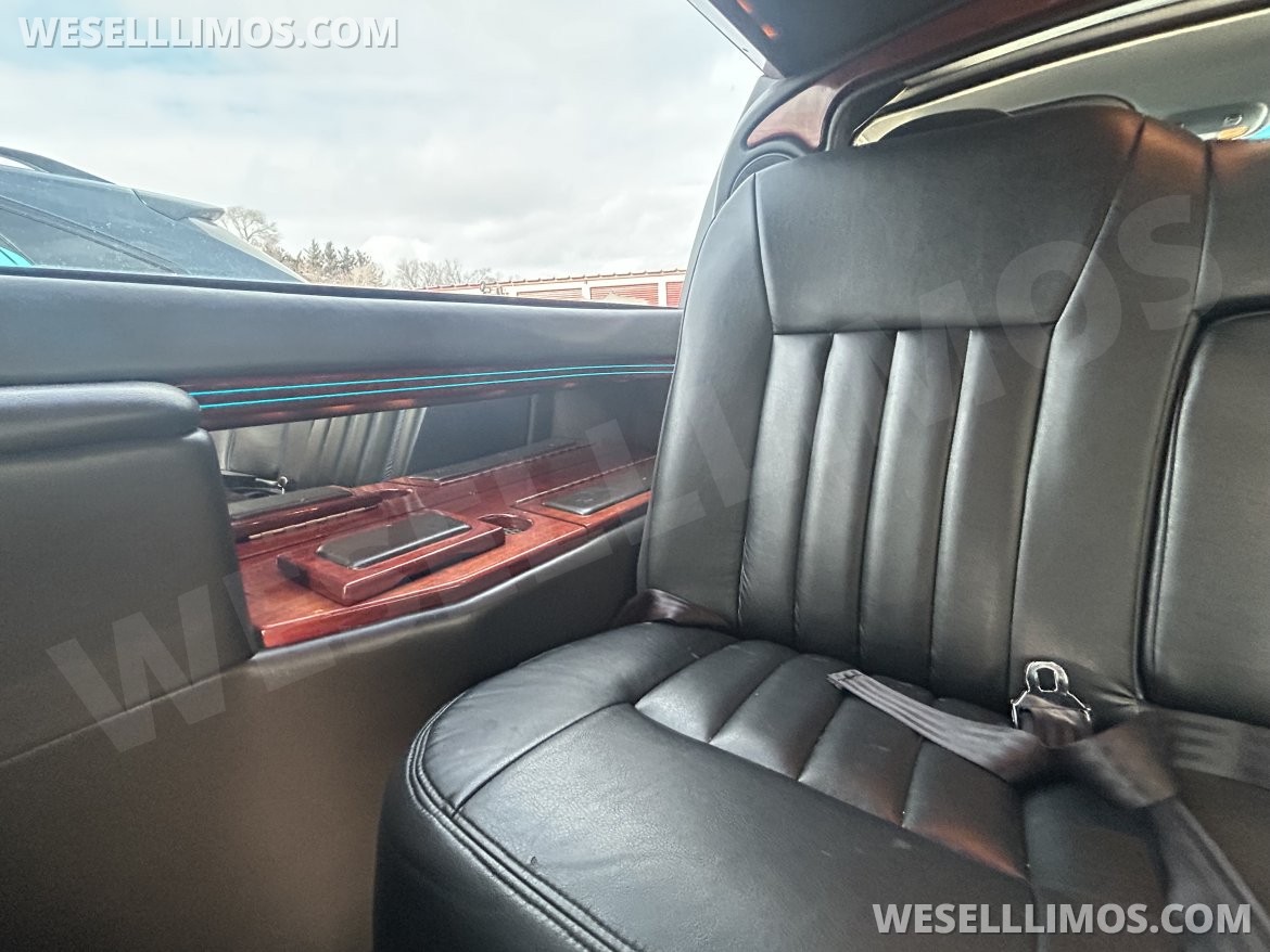 Photo of Limousine for sale: 2007 Lincoln Towncar by Da Bryan Coach