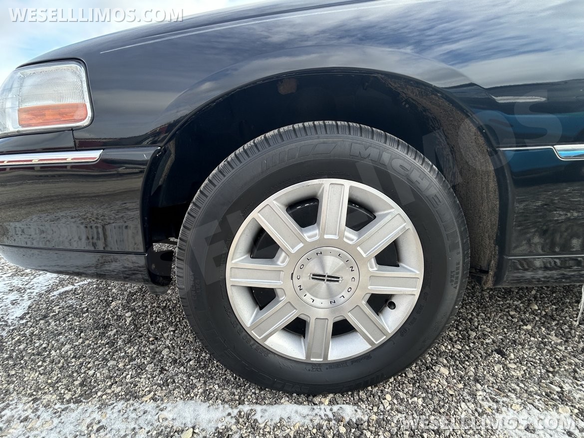 Photo of Limousine for sale: 2007 Lincoln Towncar by Da Bryan Coach