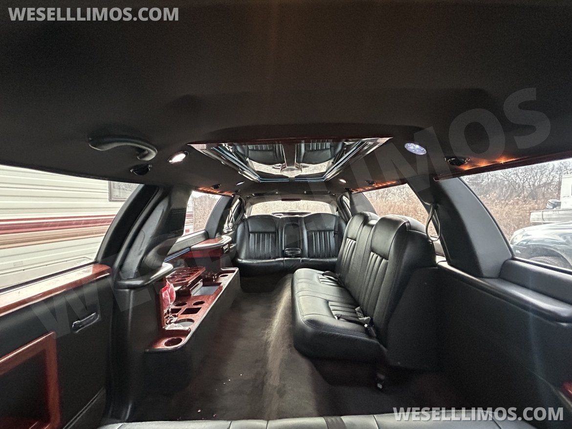 Photo of Limousine for sale: 2007 Lincoln Towncar by Da Bryan Coach