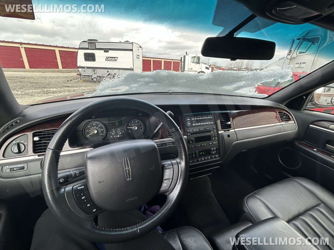 Photo of Limousine for sale: 2007 Lincoln Towncar by Da Bryan Coach