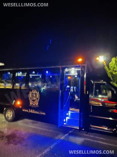 2014 Ford E-450 Executive Shuttle for Sale in Hayward, CA - Main Photo