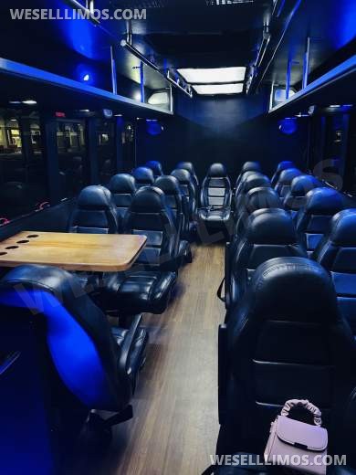 2014 Ford E-450 Executive Shuttle for Sale in Hayward, California, US - Photo 4