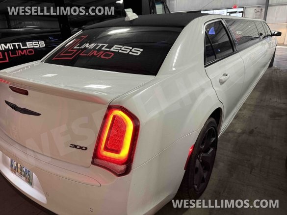 2021 Chrysler 300 Limousine for Sale in Columbus, OH - Photo 2