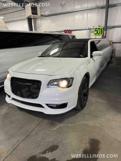 2021 Chrysler 300 Limo - Limousine for Sale in Columbus, OH - Photo 3