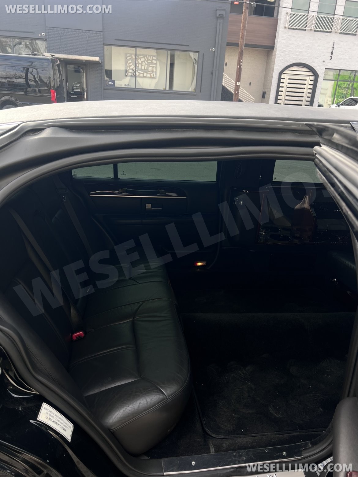 Photo of Limousine for sale: 2011 Lincoln Town car