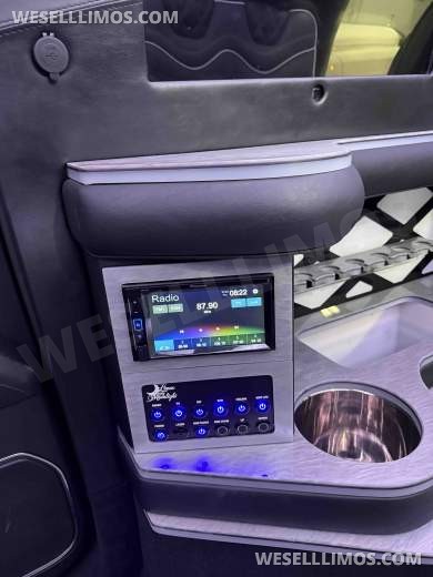 2024 Limos by Moonlight GMC Sierra 3500HD Limousine - Limousine for Sale in Columbus, OH - Photo 9