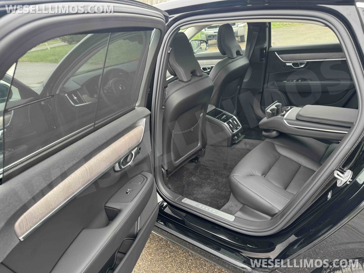 Photo of Sedan for sale: 2023 Volvo S90 by Volvo