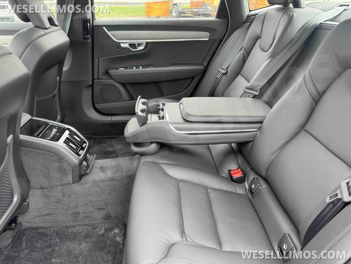 Photo of Sedan for sale: 2023 Volvo S90 by Volvo