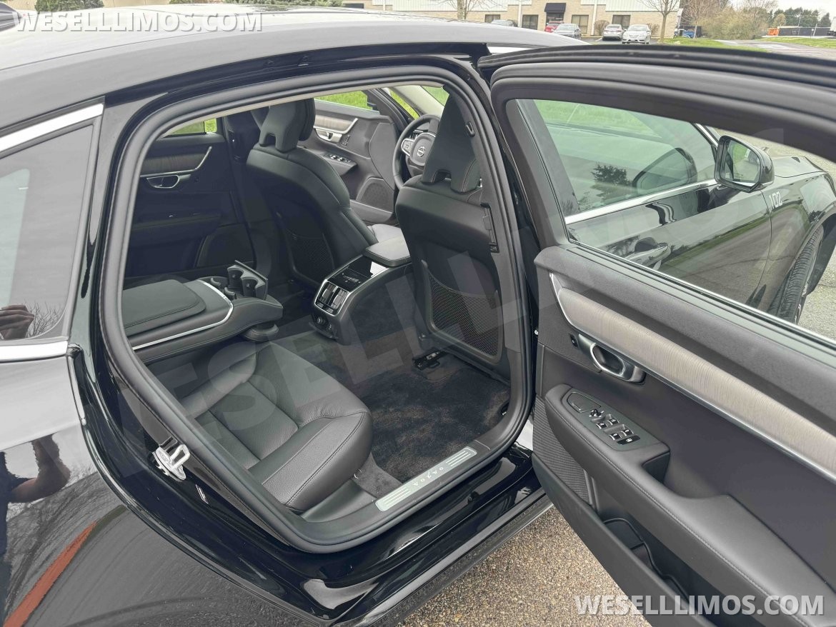 Photo of Sedan for sale: 2023 Volvo S90 by Volvo