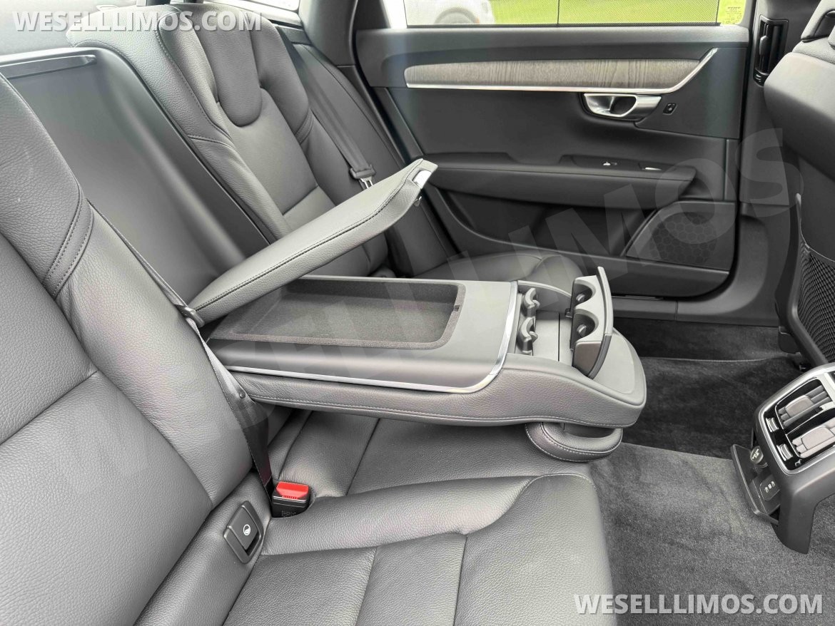 Photo of Sedan for sale: 2023 Volvo S90 by Volvo