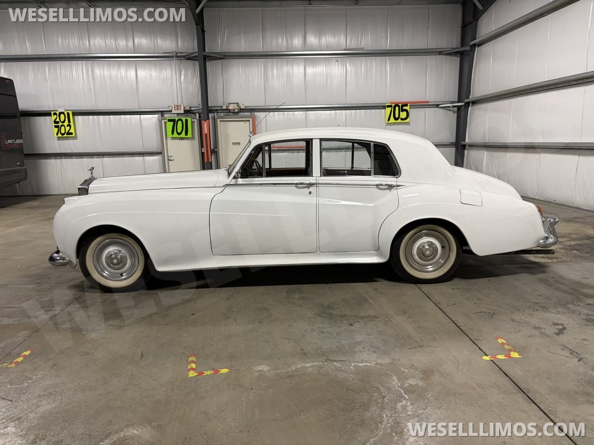 Photo of Antique for sale: 1959 Rolls-Royce Silver Cloud by Rolls Royce