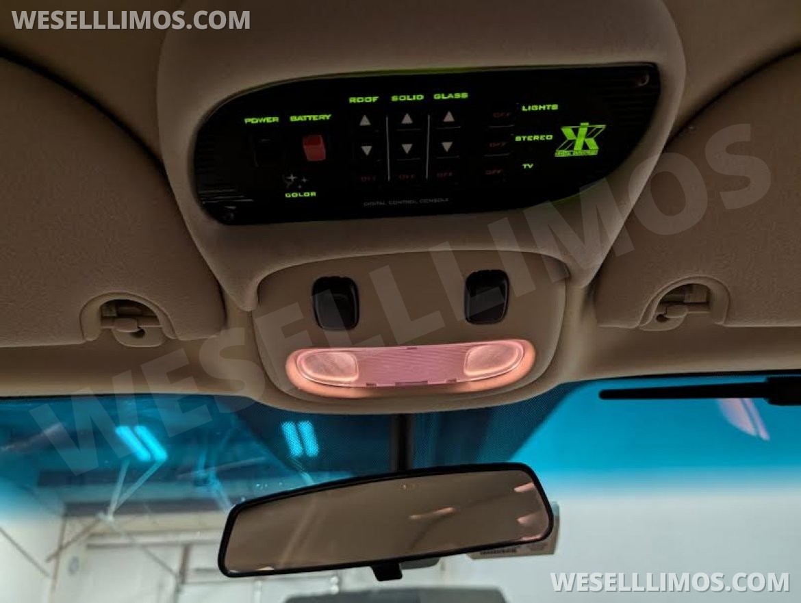 Photo of Limousine for sale: 2006 Lincoln Town Car