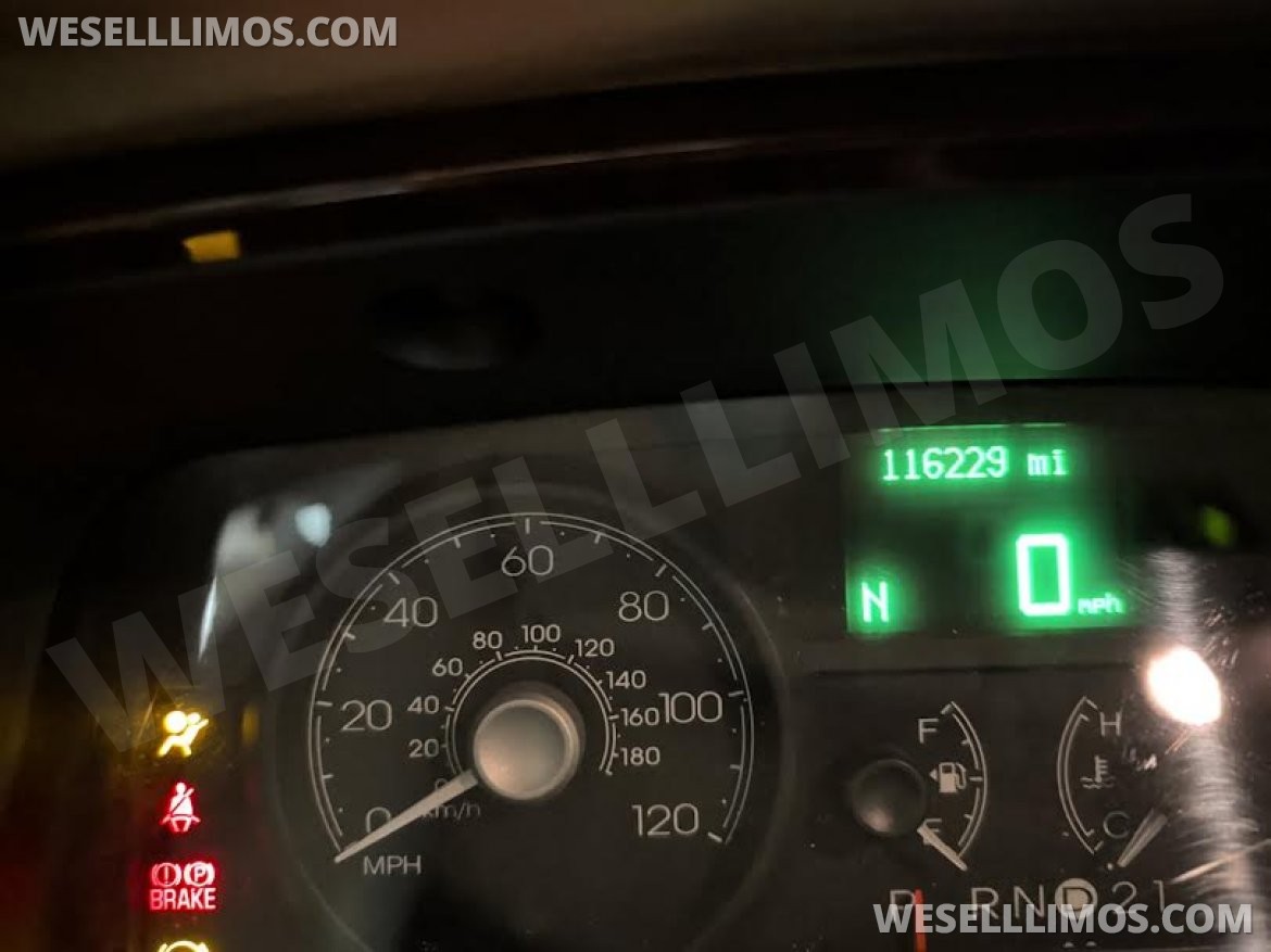 Photo of Limousine for sale: 2006 Lincoln Town Car