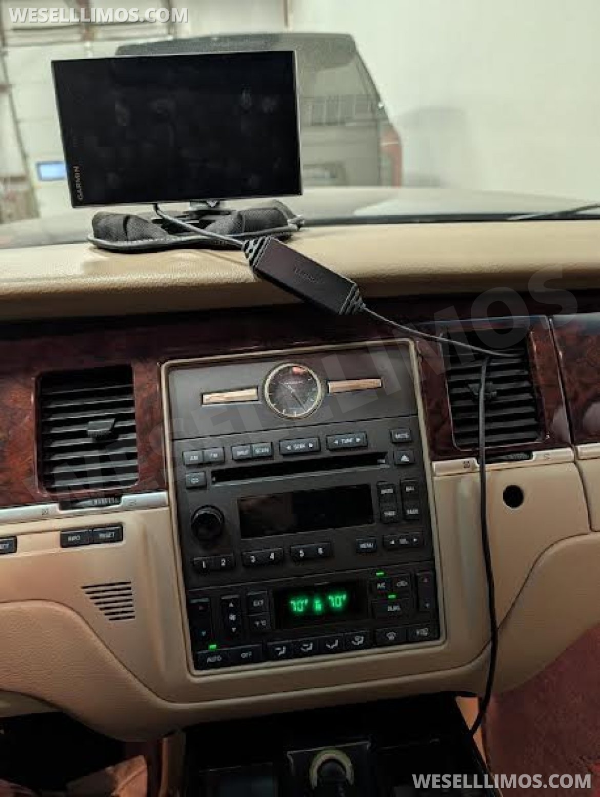 Photo of Limousine for sale: 2006 Lincoln Town Car