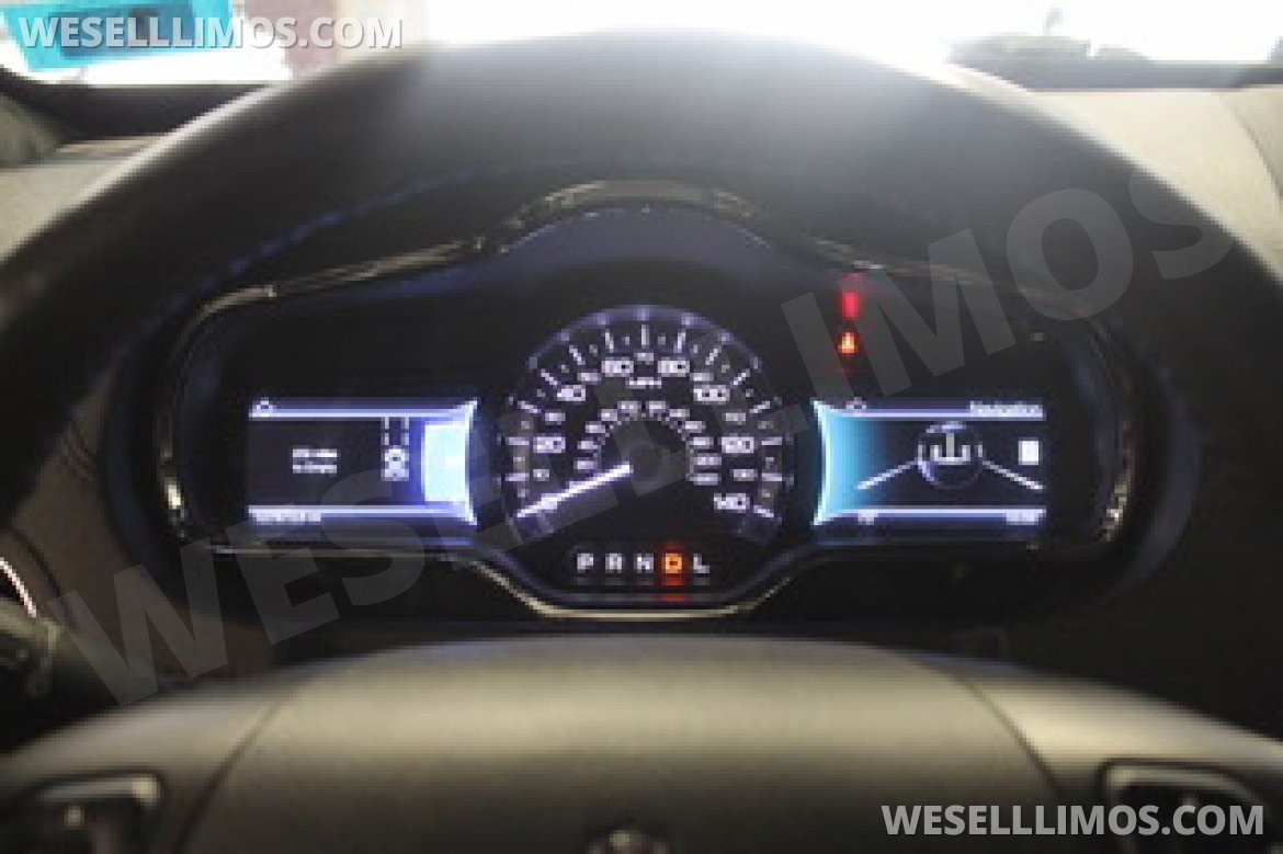 Photo of SUV Stretch for sale: 2014 Lincoln Royale