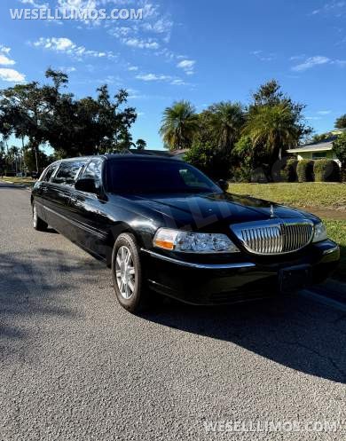 2011 Krystal Lincoln Town Car Limousine - Limousine for Sale in Bradenton, FL - Photo 3