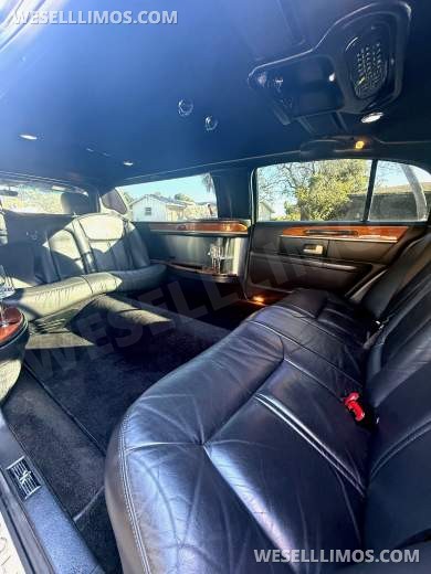 2011 Krystal Lincoln Town Car Limousine - Limousine for Sale in Bradenton, FL - Photo 7