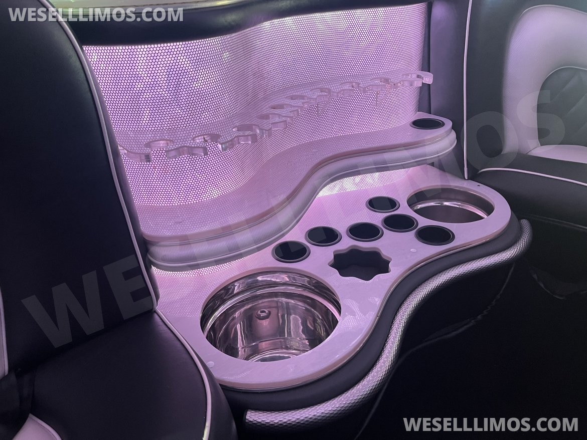 Photo of SUV Stretch for sale: 2015 Infiniti QX 80 180" by Moonlight