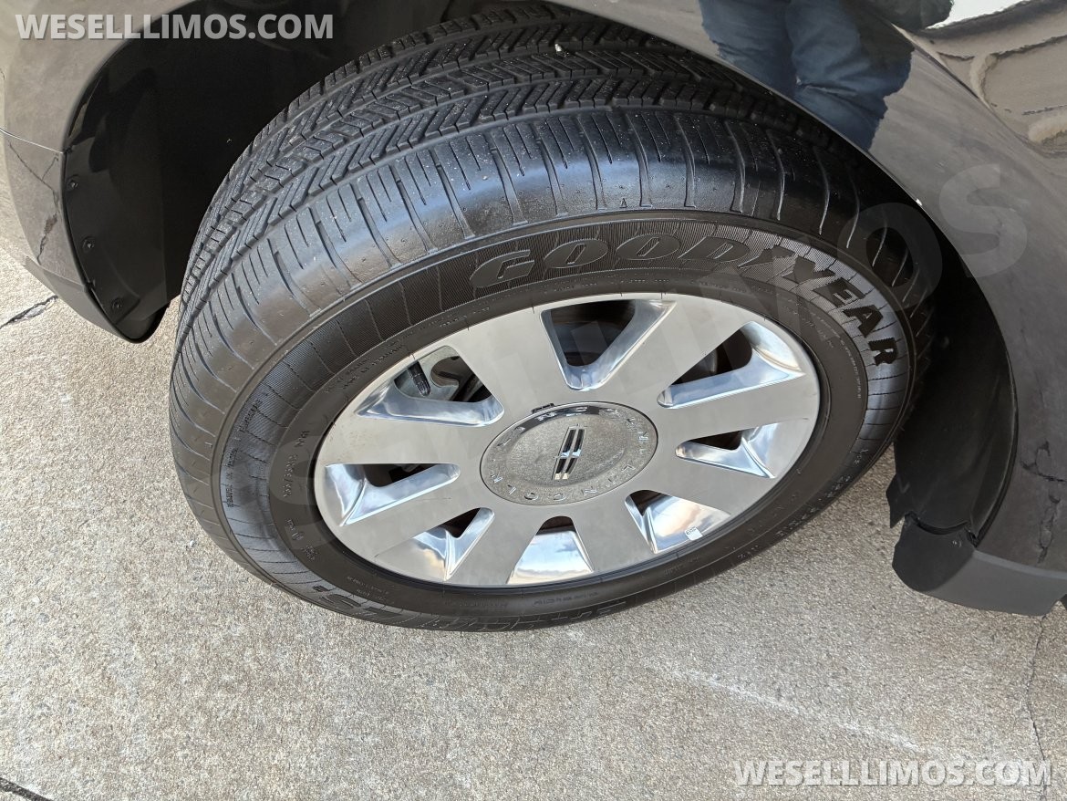 Photo of Limousine for sale: 2019 Lincoln MKT 120" 5 Door AWD 120" by Cabot Coach Builders