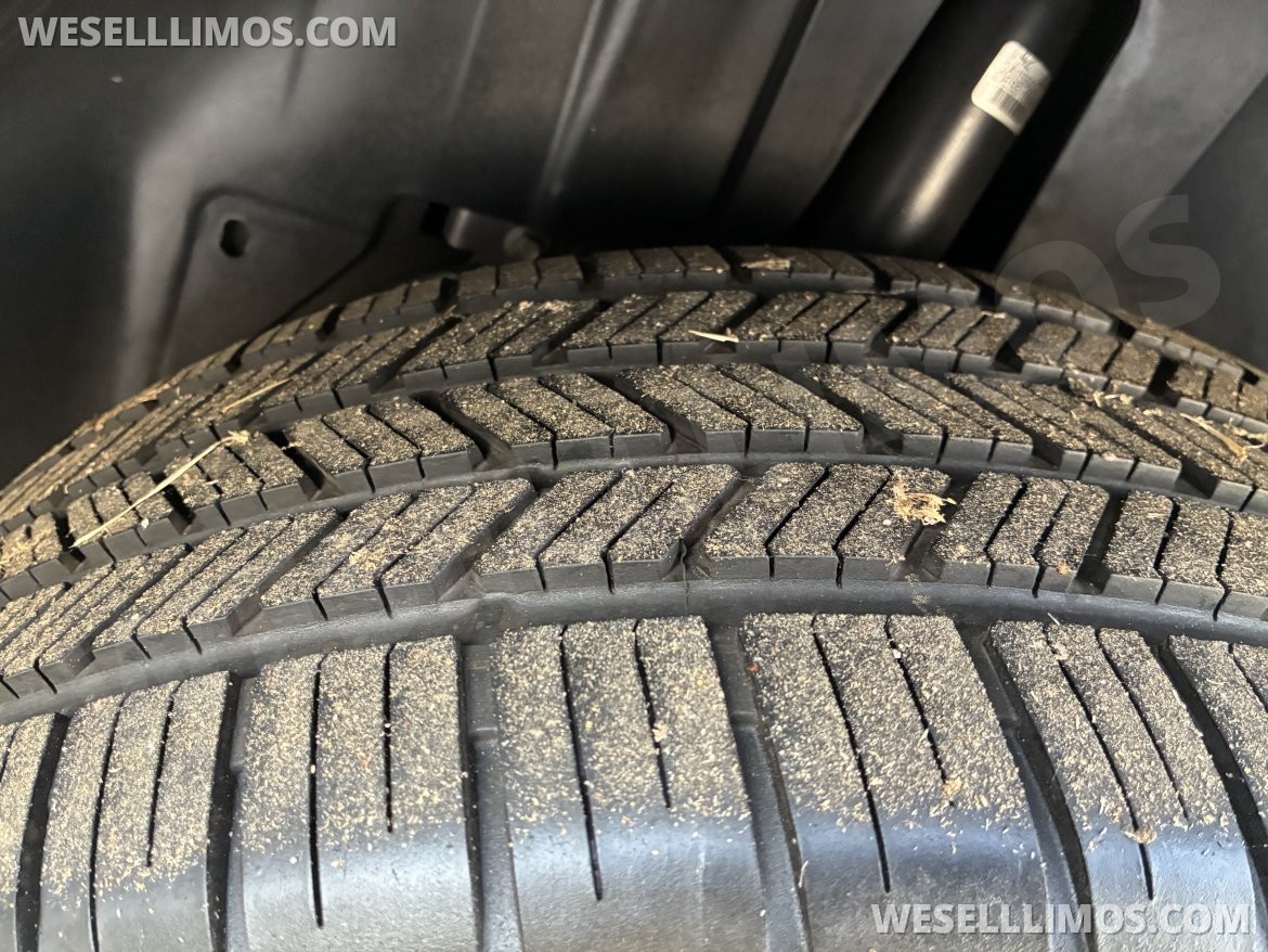 Photo of Limousine for sale: 2019 Lincoln MKT 120" 5 Door AWD 120" by Cabot Coach Builders