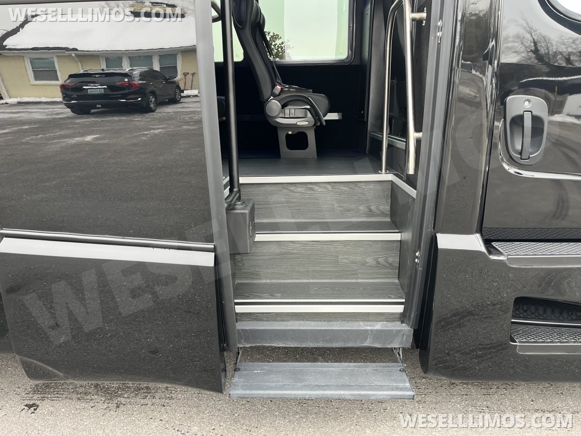 Photo of Executive Shuttle for sale: 2026 Freightliner GM 40 by Grech