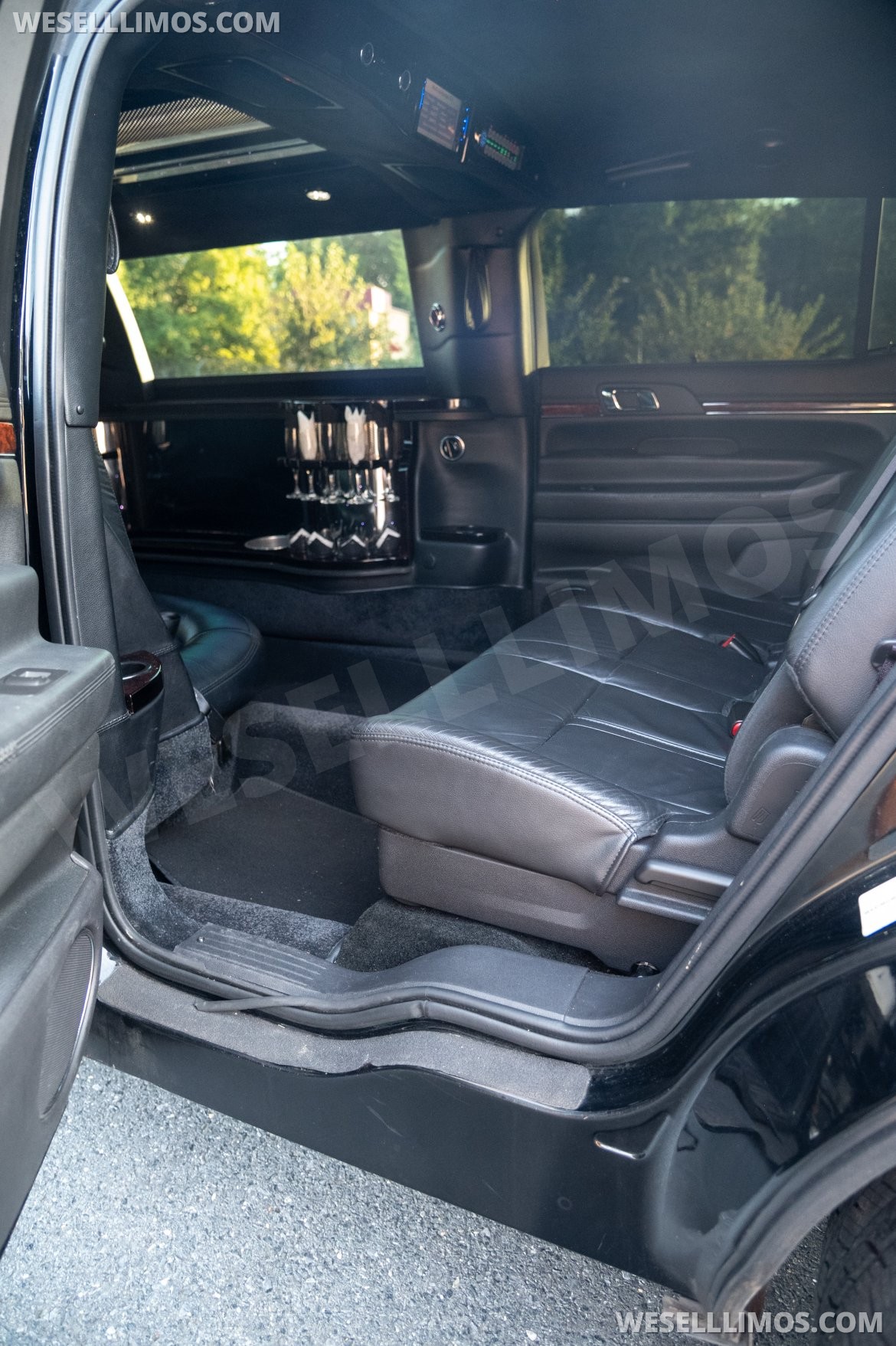 Photo of Limousine for sale: 2018 Lincoln MKT 140" by Excutive Coach