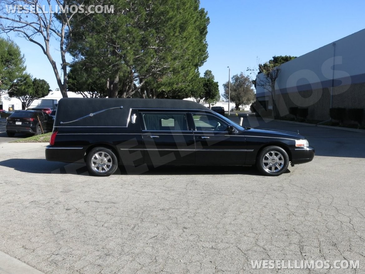 Photo of Funeral for sale: 2007 Lincoln Town Car by Federal Coach