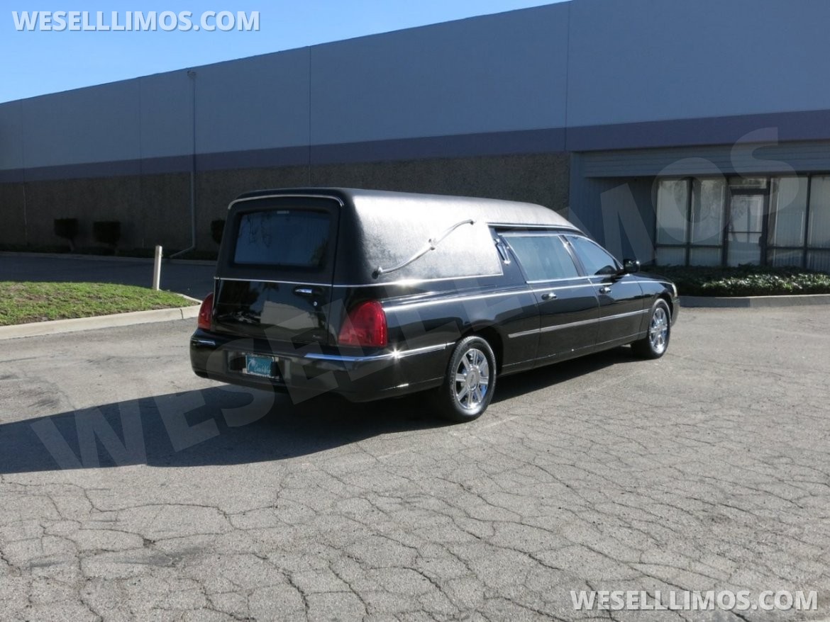 Photo of Funeral for sale: 2007 Lincoln Town Car by Federal Coach