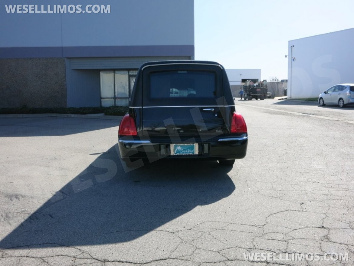 Photo of Funeral for sale: 2007 Lincoln Town Car by Federal Coach