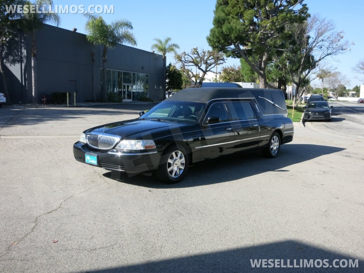 Photo of Funeral for sale: 2007 Lincoln Town Car by Federal Coach