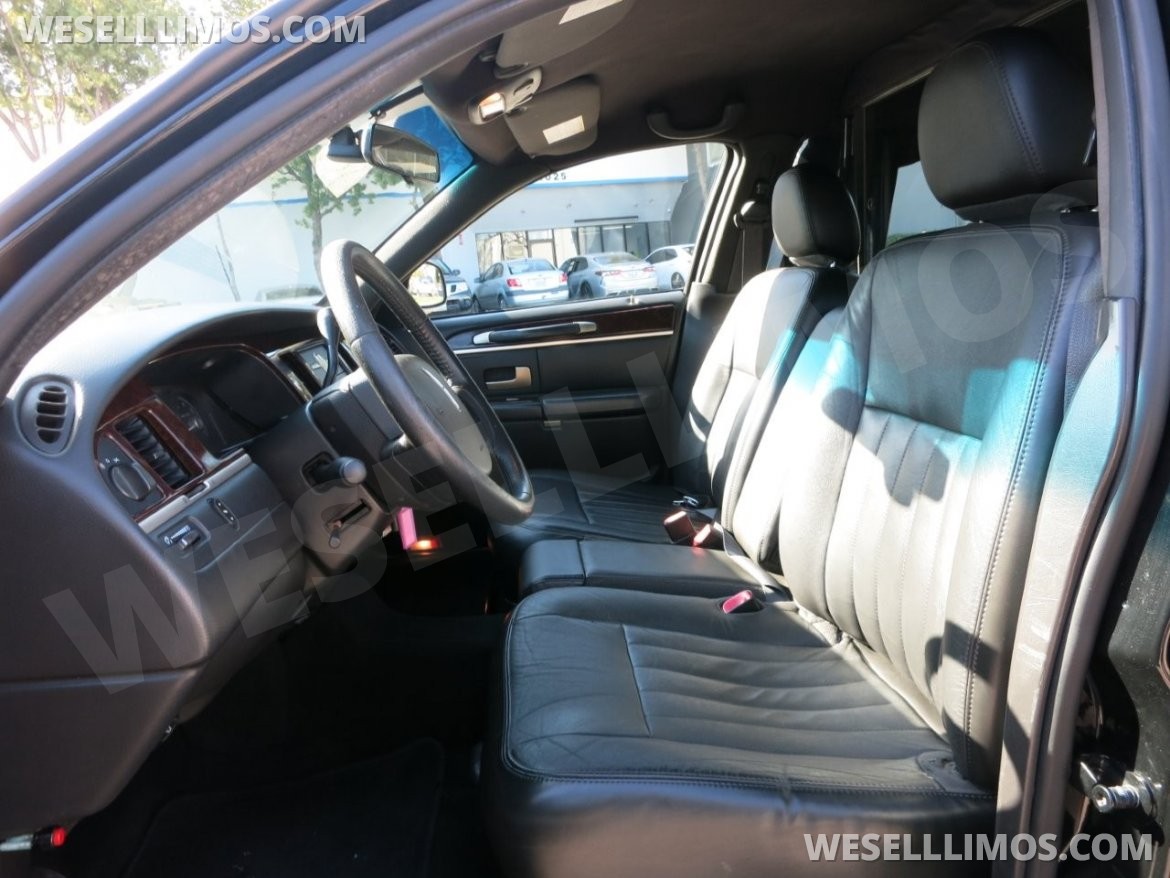 Photo of Funeral for sale: 2007 Lincoln Town Car by Federal Coach